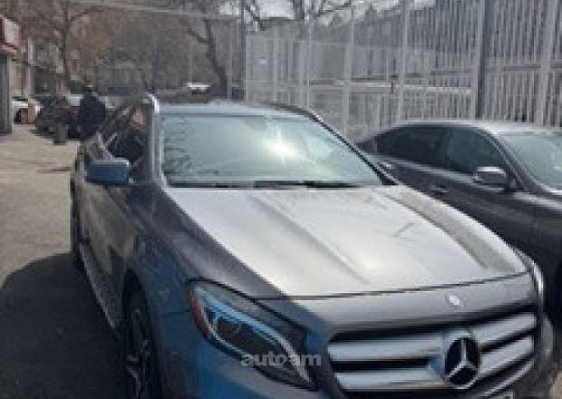 Mercedes-Benz GLA 250