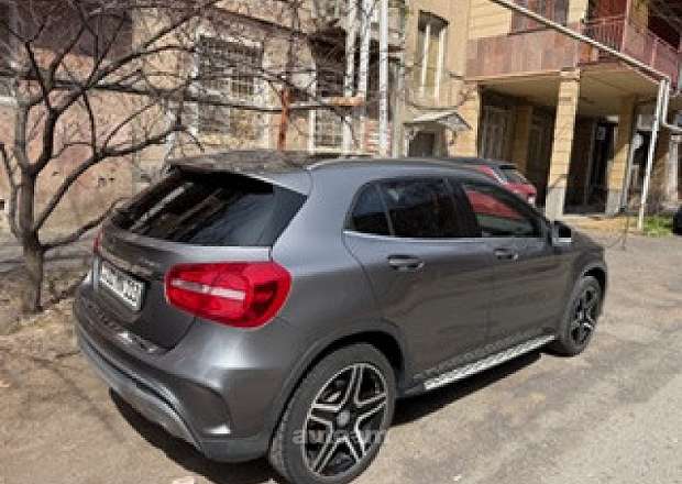 Mercedes-Benz GLA 250