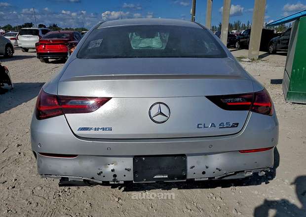 Mercedes-Benz CLA 45 AMG