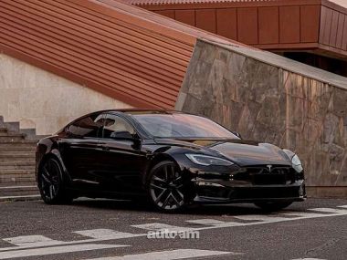 Tesla Model S 2021 — миниатюра 1