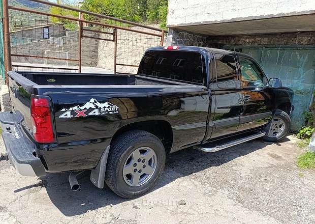 Chevrolet Silverado 2005 — photo 2