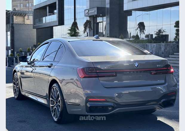 BMW 750
