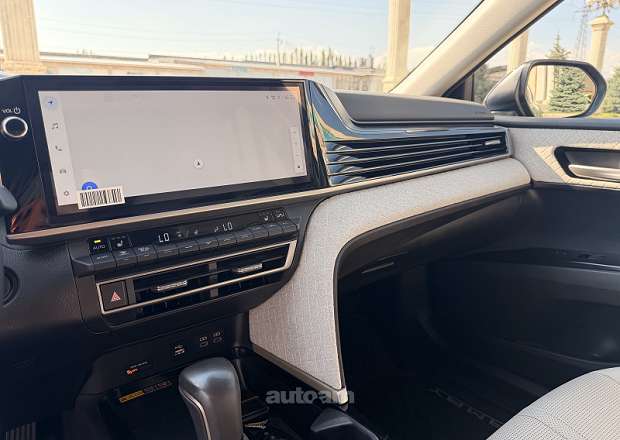 Toyota Camry 2025 — photo 6