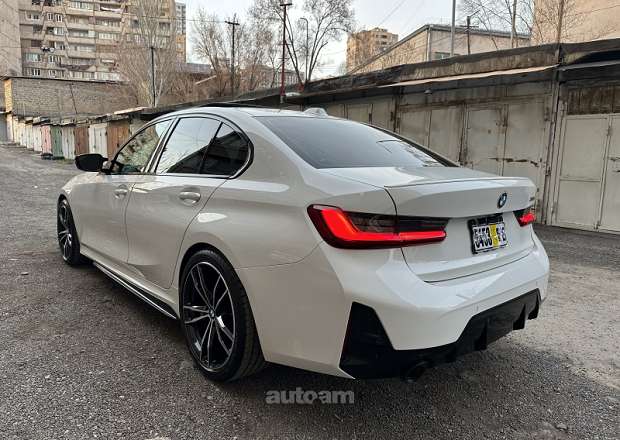 BMW 330