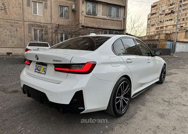BMW 330