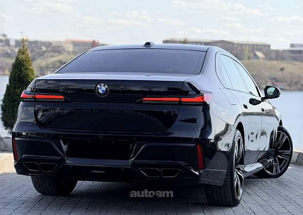 BMW 740