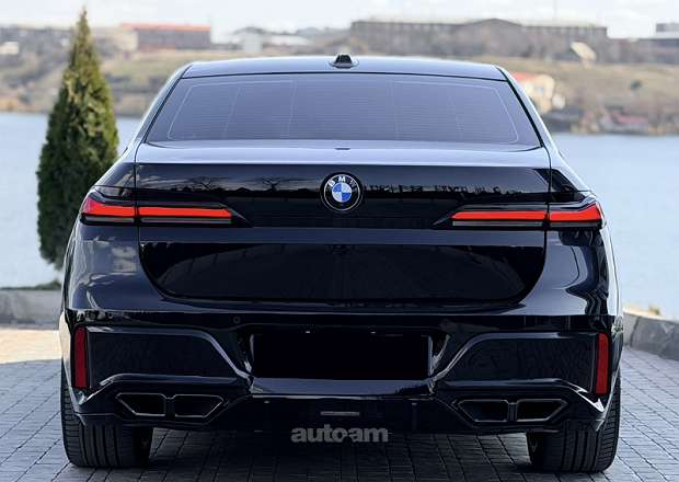 BMW 740