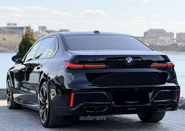 BMW 740