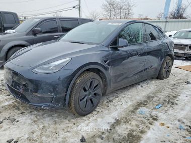 Tesla Model Y  2024 