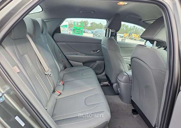 Hyundai Elantra 2025 — լուսանկար 8