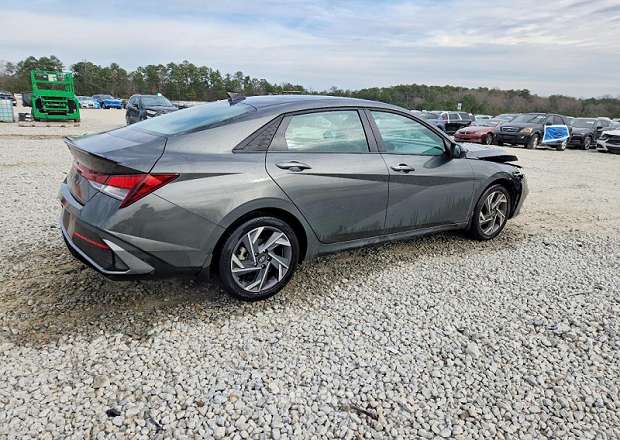 Hyundai Elantra 2025 — լուսանկար 3