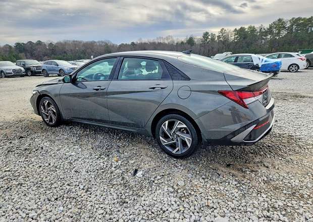 Hyundai Elantra 2025 — լուսանկար 4