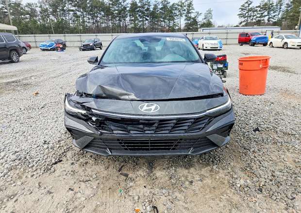 Hyundai Elantra 2025 — լուսանկար 1