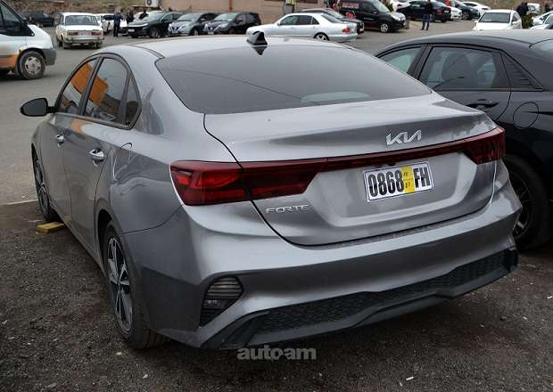 Kia Forte 2023 — լուսանկար 15