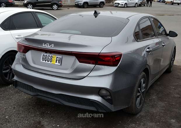 Kia Forte 2023 — լուսանկար 14