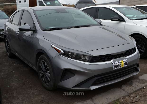 Kia Forte 2023 — լուսանկար 1