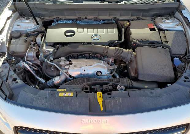 Mercedes-Benz GLB 250