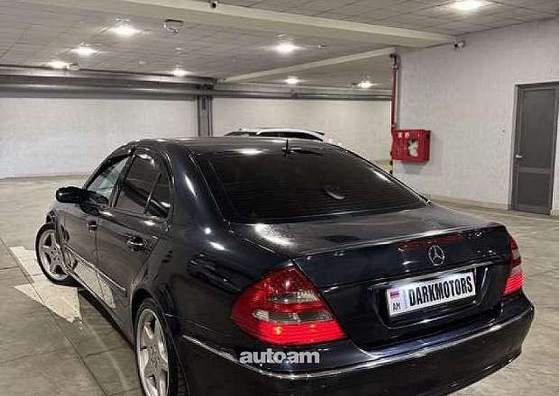 Mercedes-Benz E 320