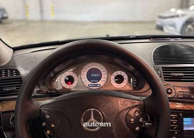Mercedes-Benz E 320