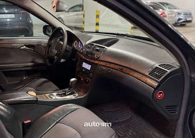 Mercedes-Benz E 320
