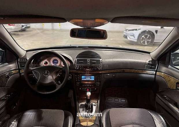 Mercedes-Benz E 320