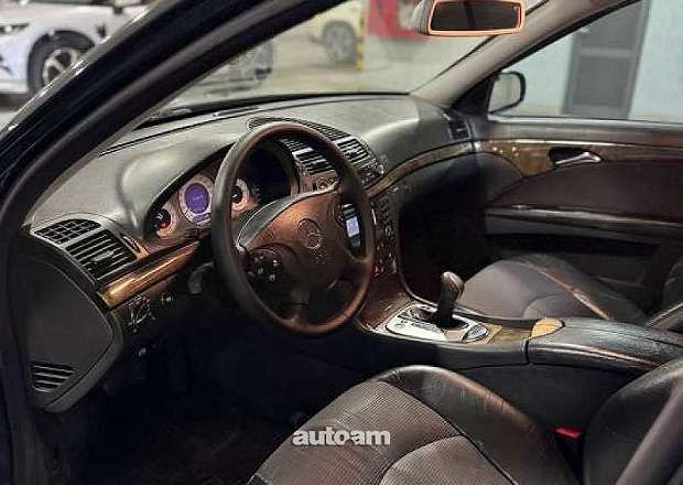 Mercedes-Benz E 320