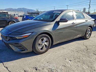 Hyundai Elantra  2024 