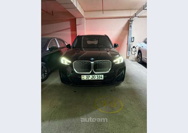 BMW iX1