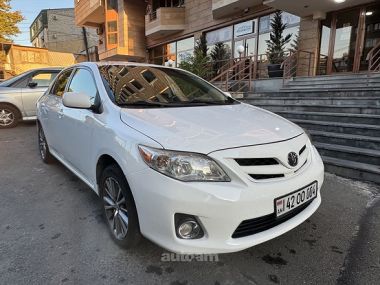 Toyota Corolla  2012 