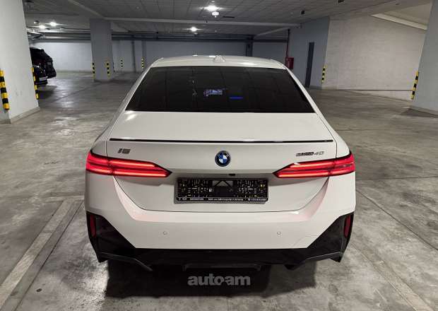 BMW i5