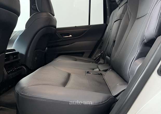 Lexus LX 600