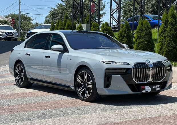 BMW i7
