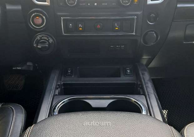 Nissan Titan 2020 — լուսանկար 10