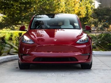 Tesla Model Y  2024 