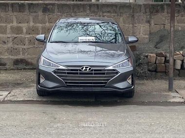 Hyundai Elantra  2020 