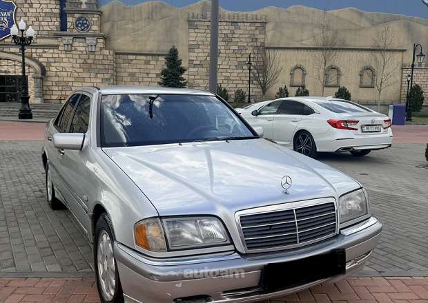 Mercedes-Benz C 200