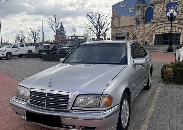Mercedes-Benz C 200