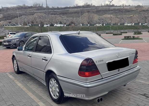 Mercedes-Benz C 200