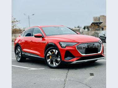 Audi e-tron  2021 