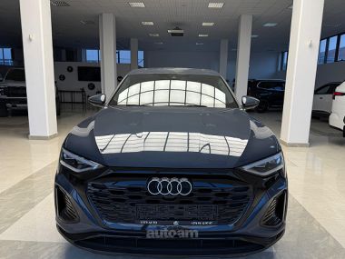 Audi Q8  2023 