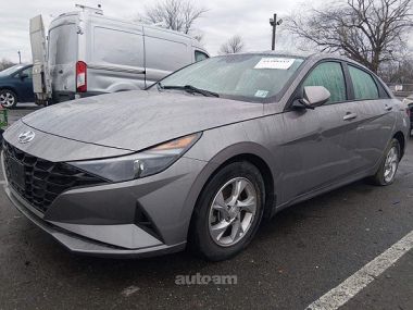 Hyundai Elantra  2022 