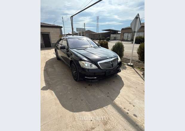 Mercedes-Benz S 500