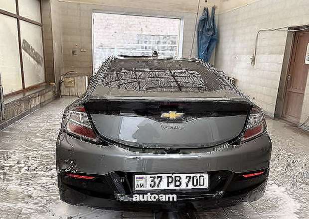Chevrolet Volt 2017 — photo 3
