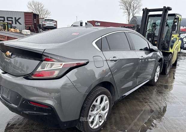 Chevrolet Volt 2017 — photo 9