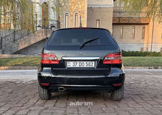 Mercedes-Benz B 170