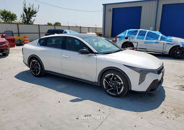 Kia K4