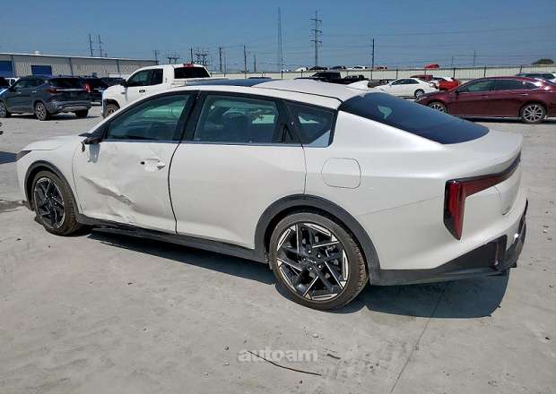 Kia K4