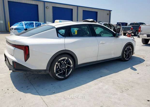 Kia K4