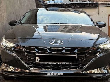 Hyundai Elantra  2023 
