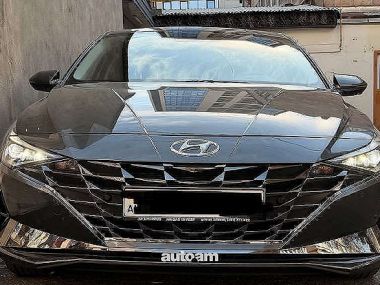 Hyundai Elantra  2023 